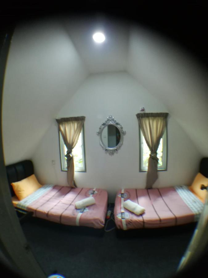 Berries Residence Kampong Kundassan Екстер'єр фото